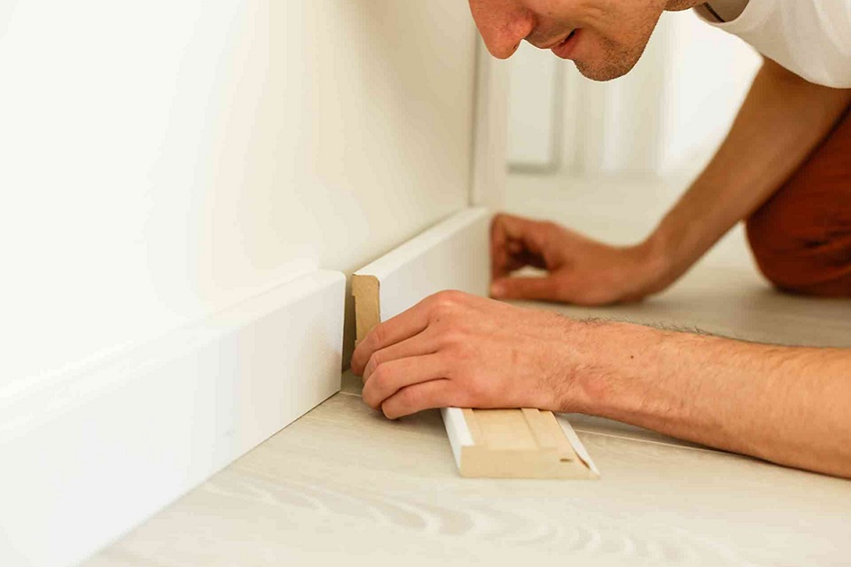Installing Skirting Board Protective Solutions