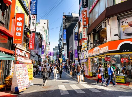 A Beginner's Guide to Taking Eye-Catching Street Photos