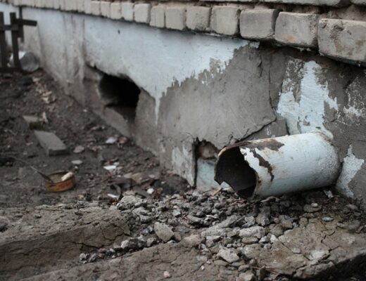 Ways Foundation Repair Contractors Correct Bowing Walls